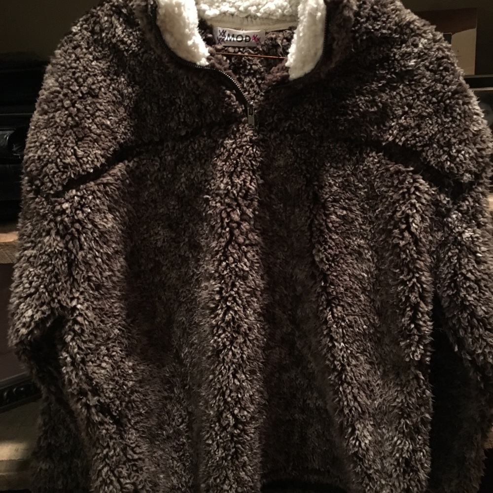 ❌❌SOLD❌❌❌Warm and Cozy brown Sherpa